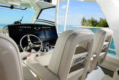 New 2027 Boston whaler 420 Outrage for Sale | Vancouver, BC | M&P Yacht Centre | 68e41f268d2f5380f90ebe8b