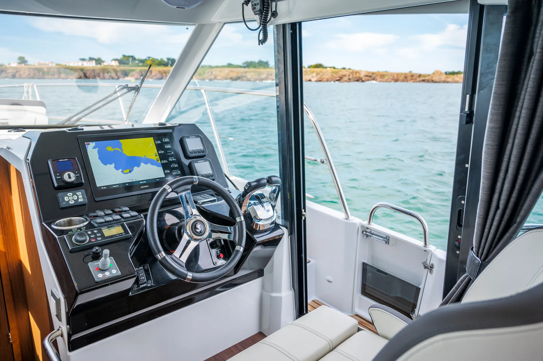 New 2027 Beneteau Antares 11 for Sale | Vancouver, BC | M&P Yacht Centre | 68e42ae742010b2acd08b25c