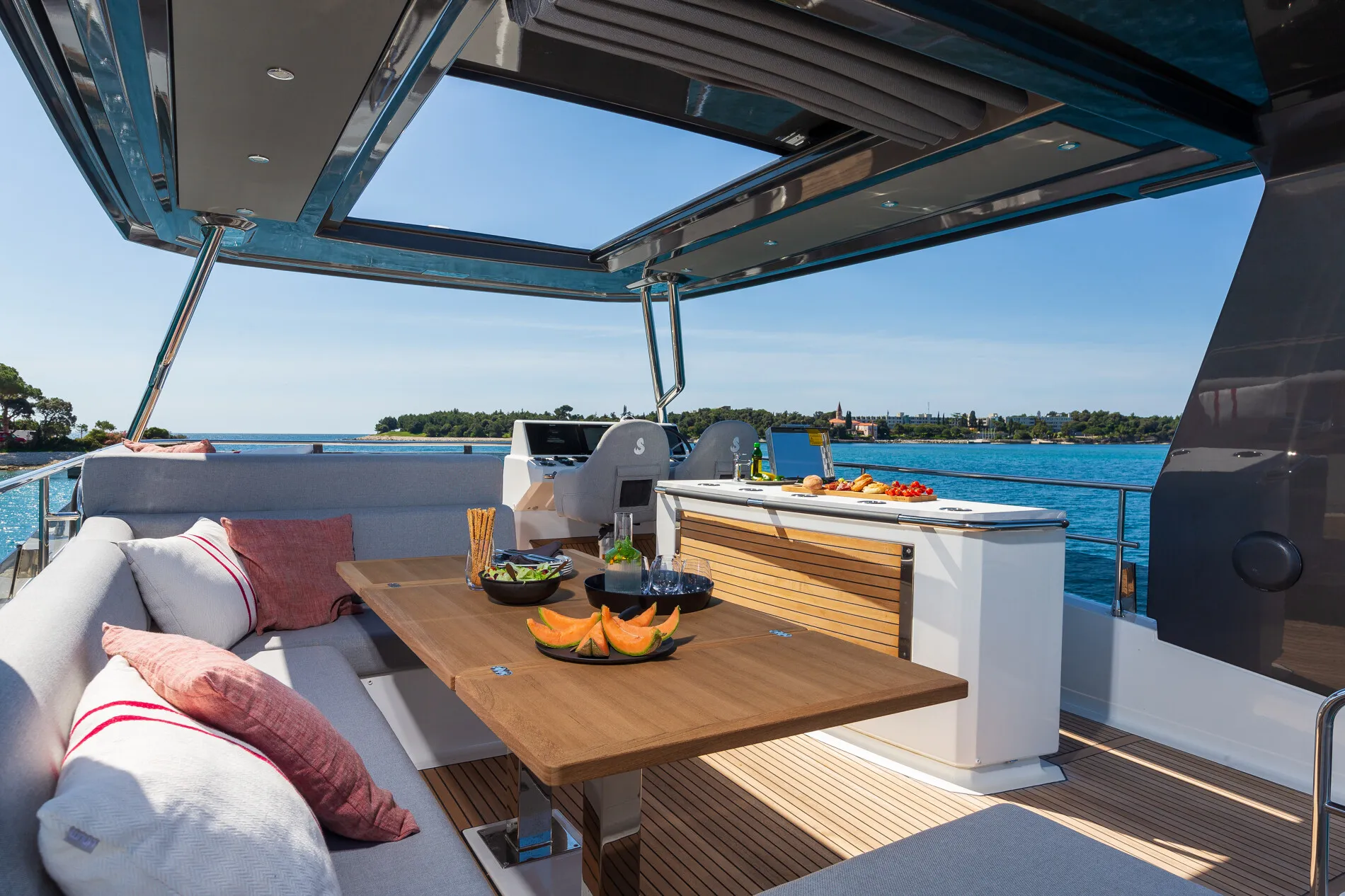 New 2027 Beneteau Grand Trawler 62 for Sale | Vancouver, BC | M&P Yacht Centre | 68e42e7ece8a6771950216fd
