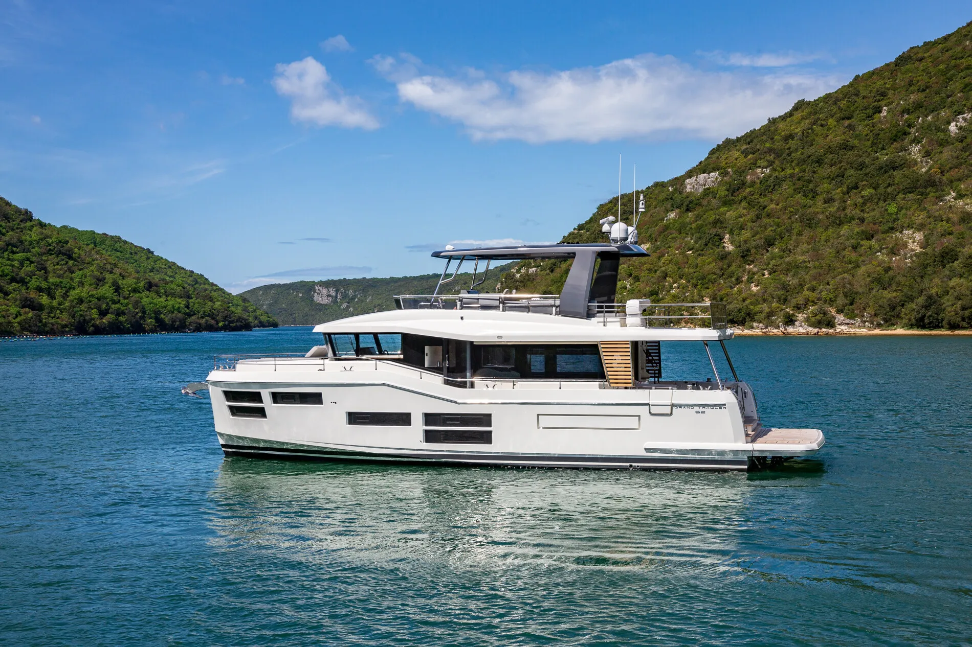 New 2027 Beneteau Grand Trawler 62 for Sale | Vancouver, BC | M&P Yacht Centre | 68e42e7ece8a6771950216fd