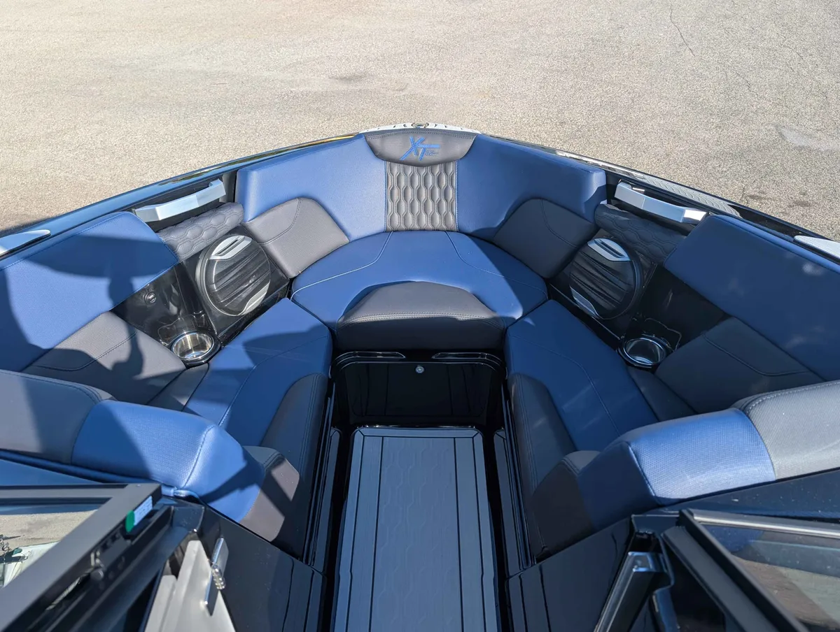boat-carouselImage-image