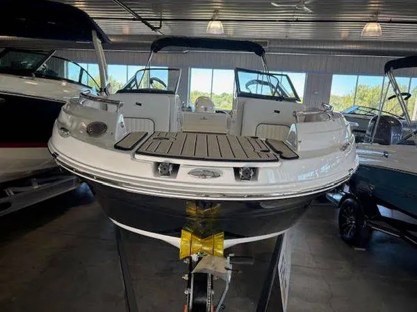 Stingray 211 DC Dual Cons. 2026-2