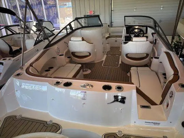 Stingray 211 DC Dual Cons. 2026-6