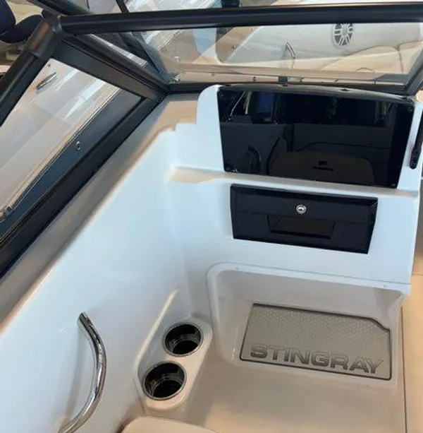 Stingray 172DC Full W/S 2025-12
