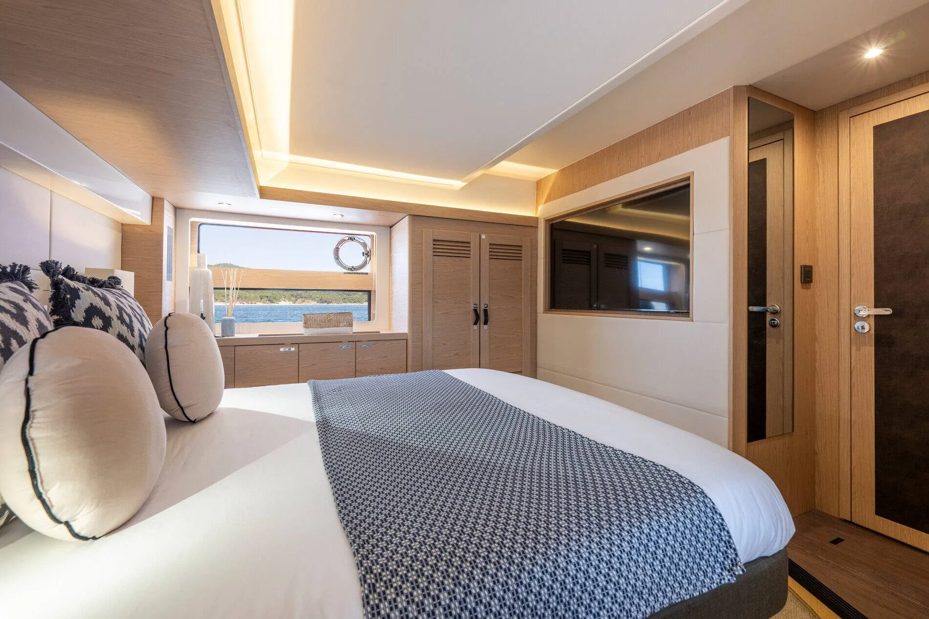 New 2027 Beneteau Swift Trawler 54 for Sale | Vancouver, BC | M&P Yacht Centre | 68eeb2d30d1bd9aea40800f4