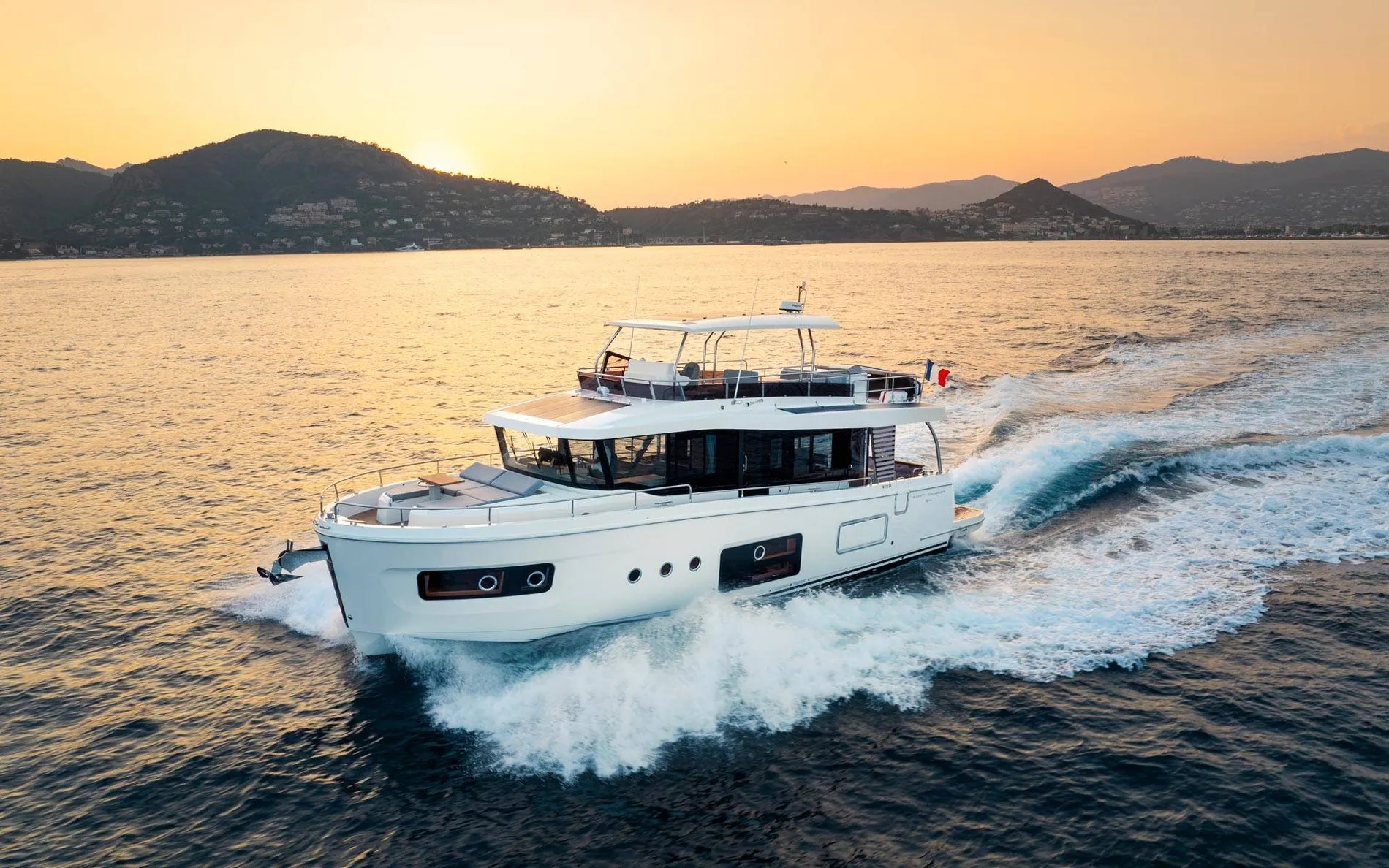 New 2027 Beneteau Swift Trawler 54 for Sale | Vancouver, BC | M&P Yacht Centre | 68eeb2d30d1bd9aea40800f4