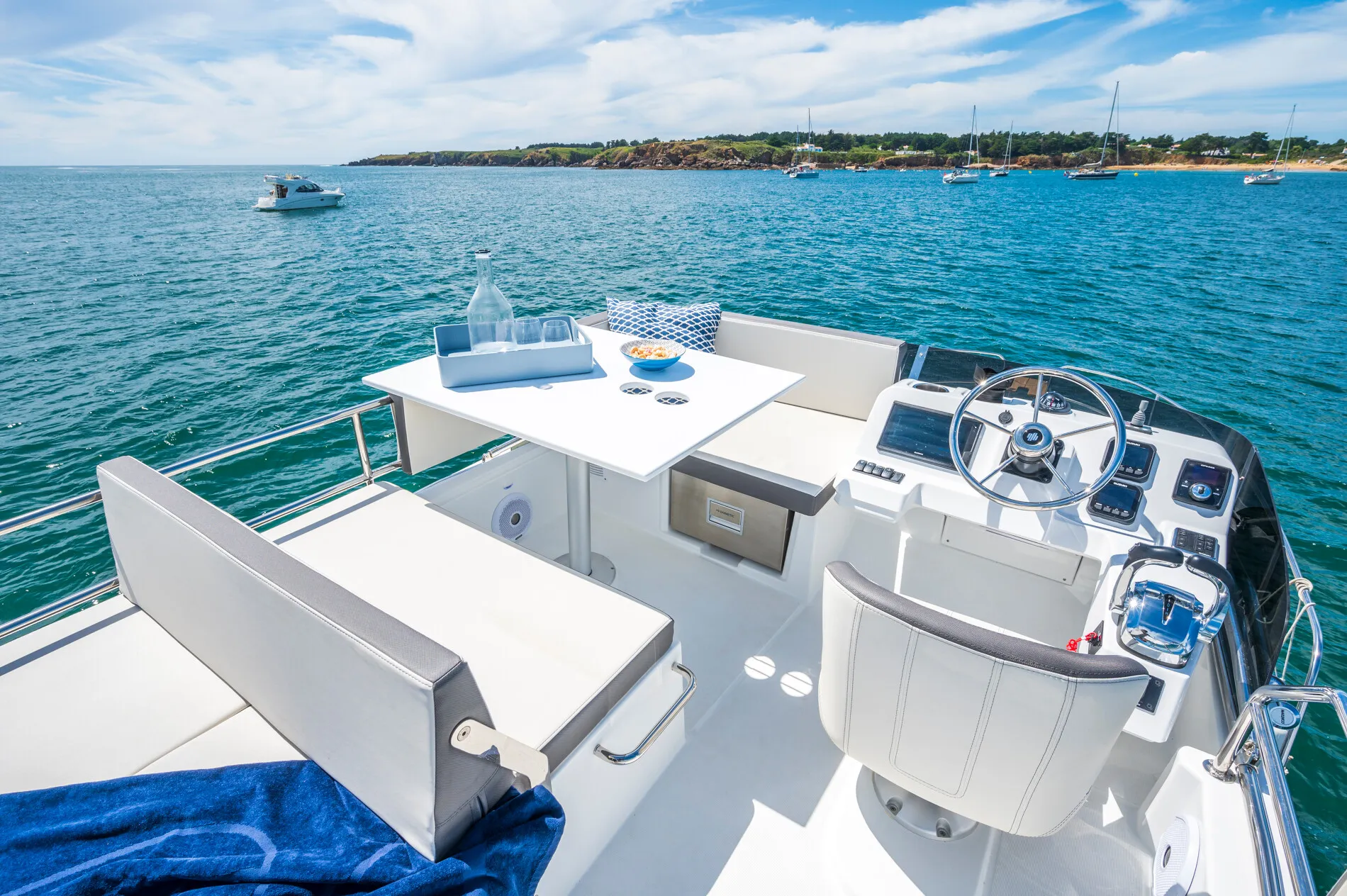 New 2027 Beneteau Antares 11 Fly for Sale | Vancouver, BC | M&P Yacht Centre | 68eeb92eadcb6271450c96c6