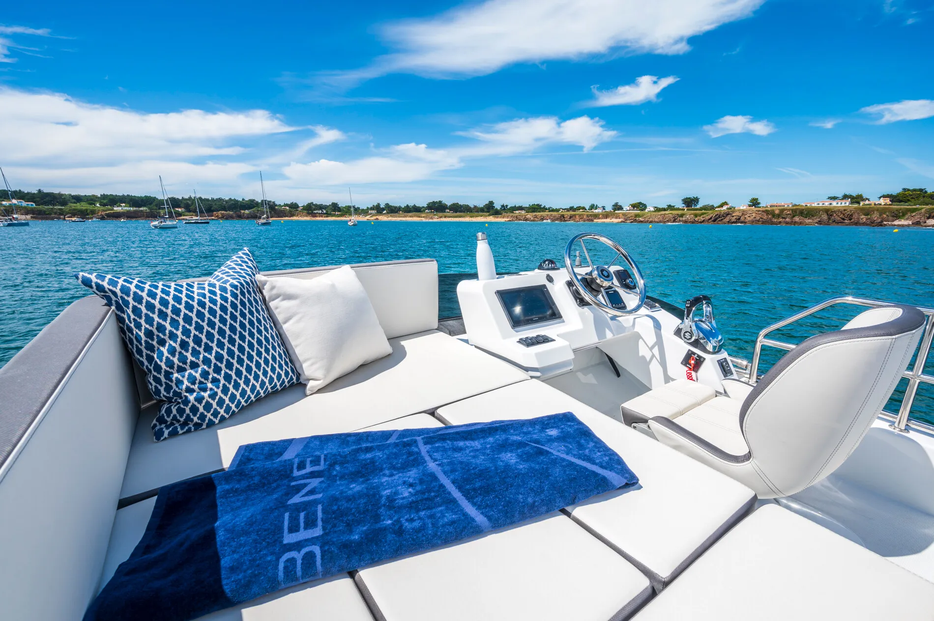 New 2027 Beneteau Antares 11 Fly for Sale | Vancouver, BC | M&P Yacht Centre | 68eeb92eadcb6271450c96c6