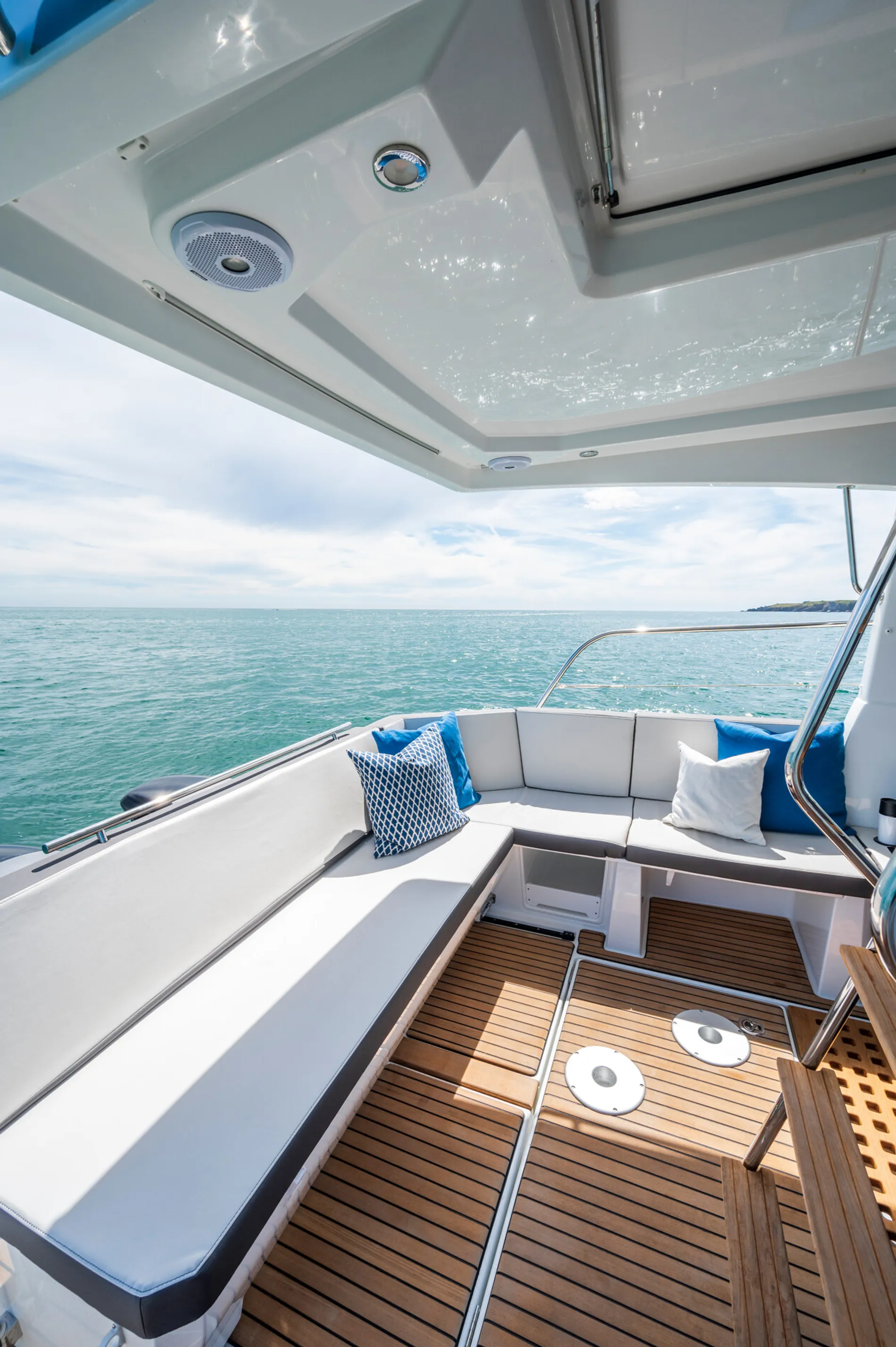 New 2027 Beneteau Antares 11 Fly for Sale | Vancouver, BC | M&P Yacht Centre | 68eeb92eadcb6271450c96c6
