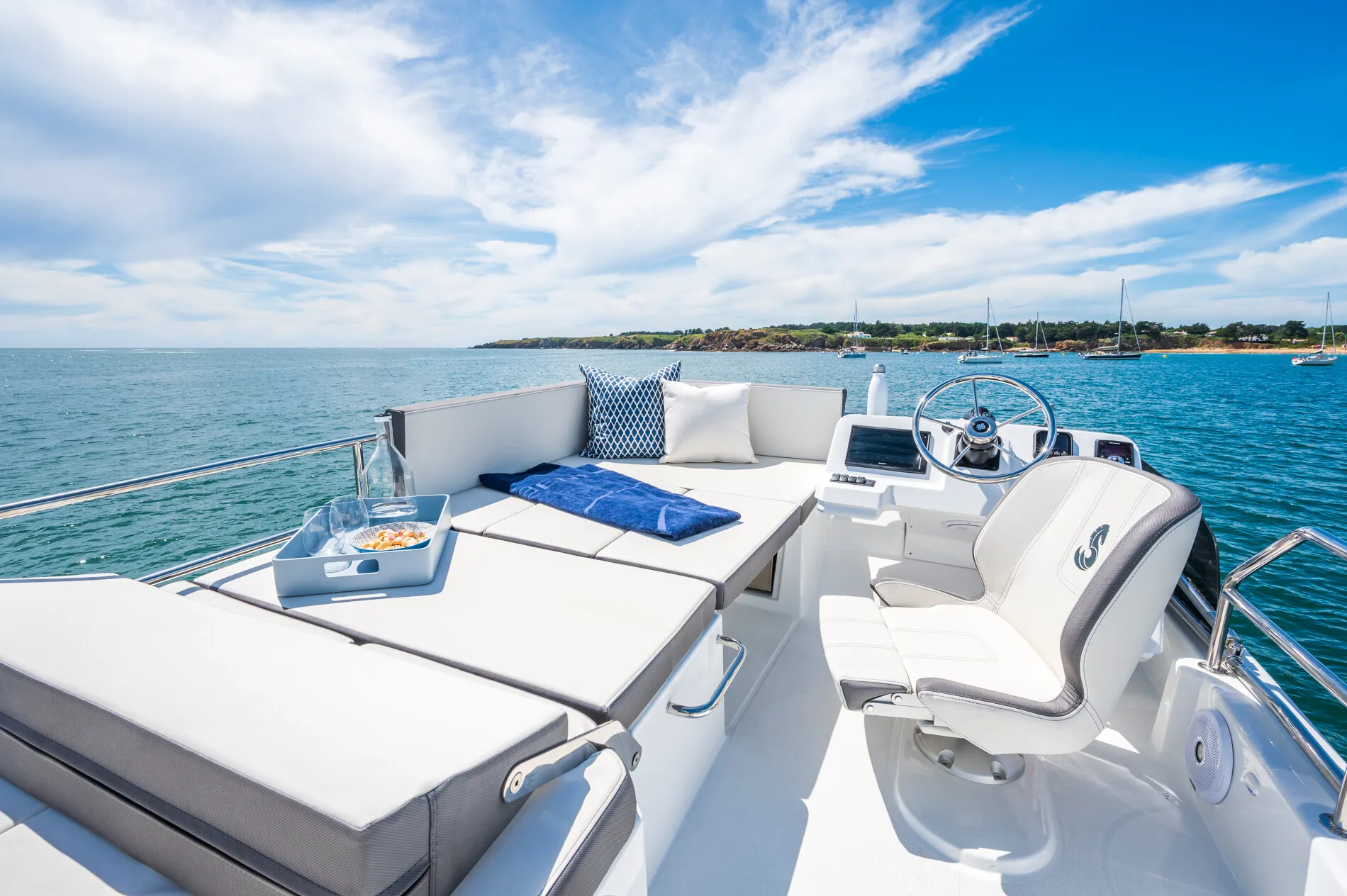 New 2027 Beneteau Antares 11 Fly for Sale | Vancouver, BC | M&P Yacht Centre | 68eeb92eadcb6271450c96c6