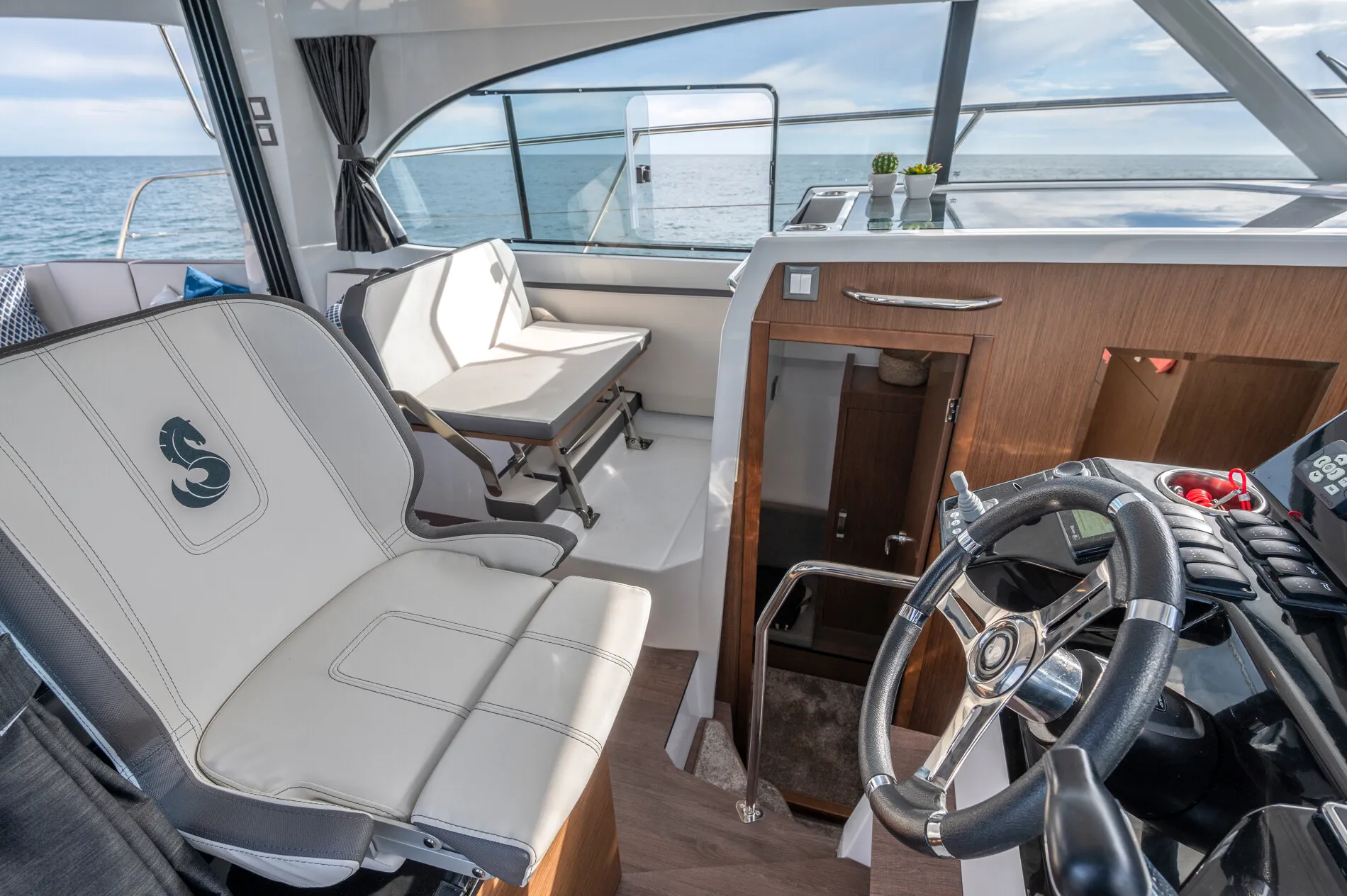 New 2027 Beneteau Antares 11 Fly for Sale | Vancouver, BC | M&P Yacht Centre | 68eeb92eadcb6271450c96c6