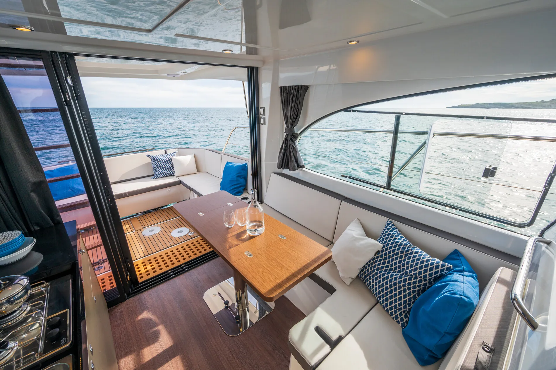 New 2027 Beneteau Antares 11 Fly for Sale | Vancouver, BC | M&P Yacht Centre | 68eeb92eadcb6271450c96c6