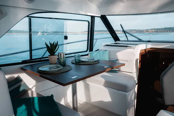2027 Beneteau Antares 9 -8