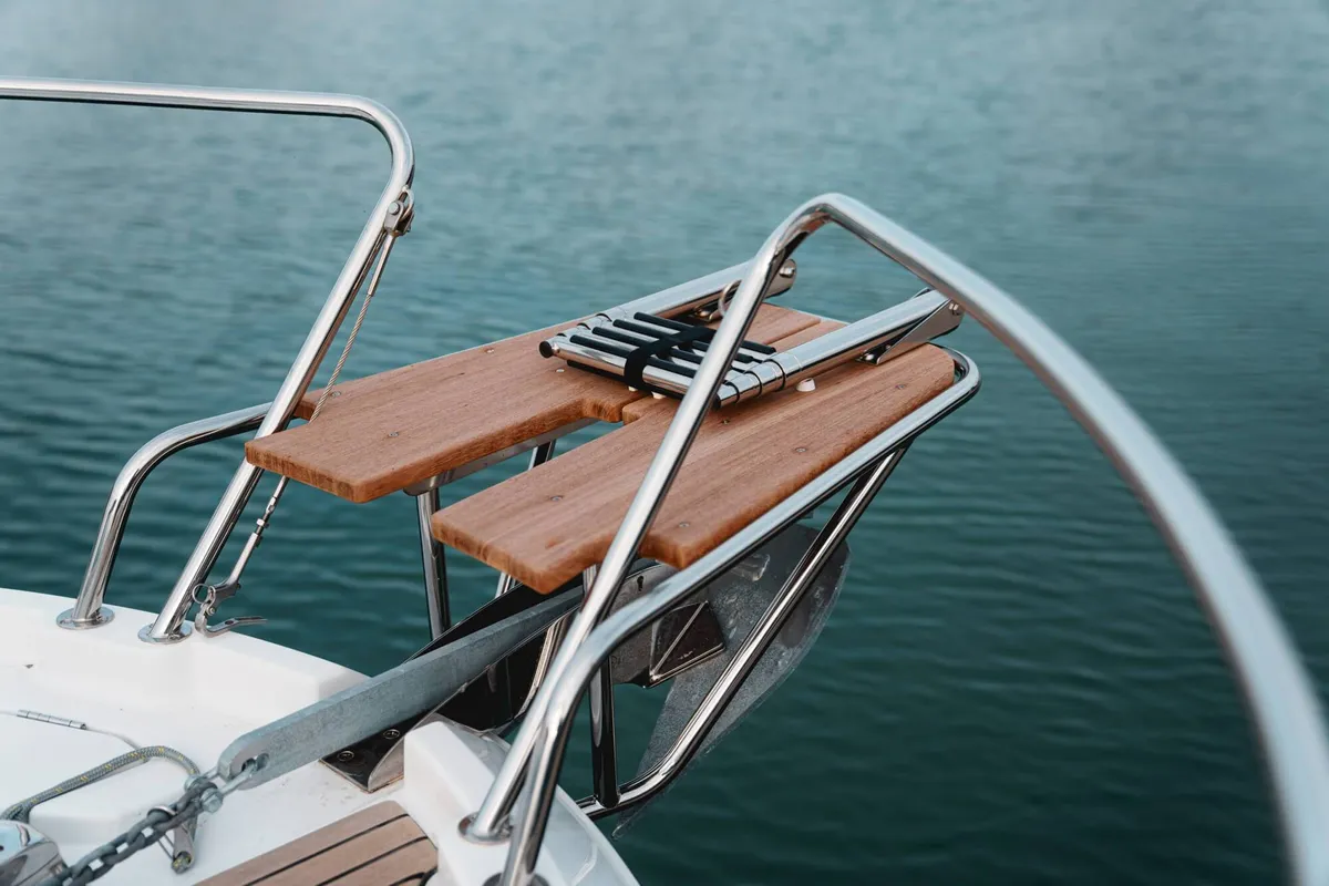 2027 Beneteau Antares 9 -17
