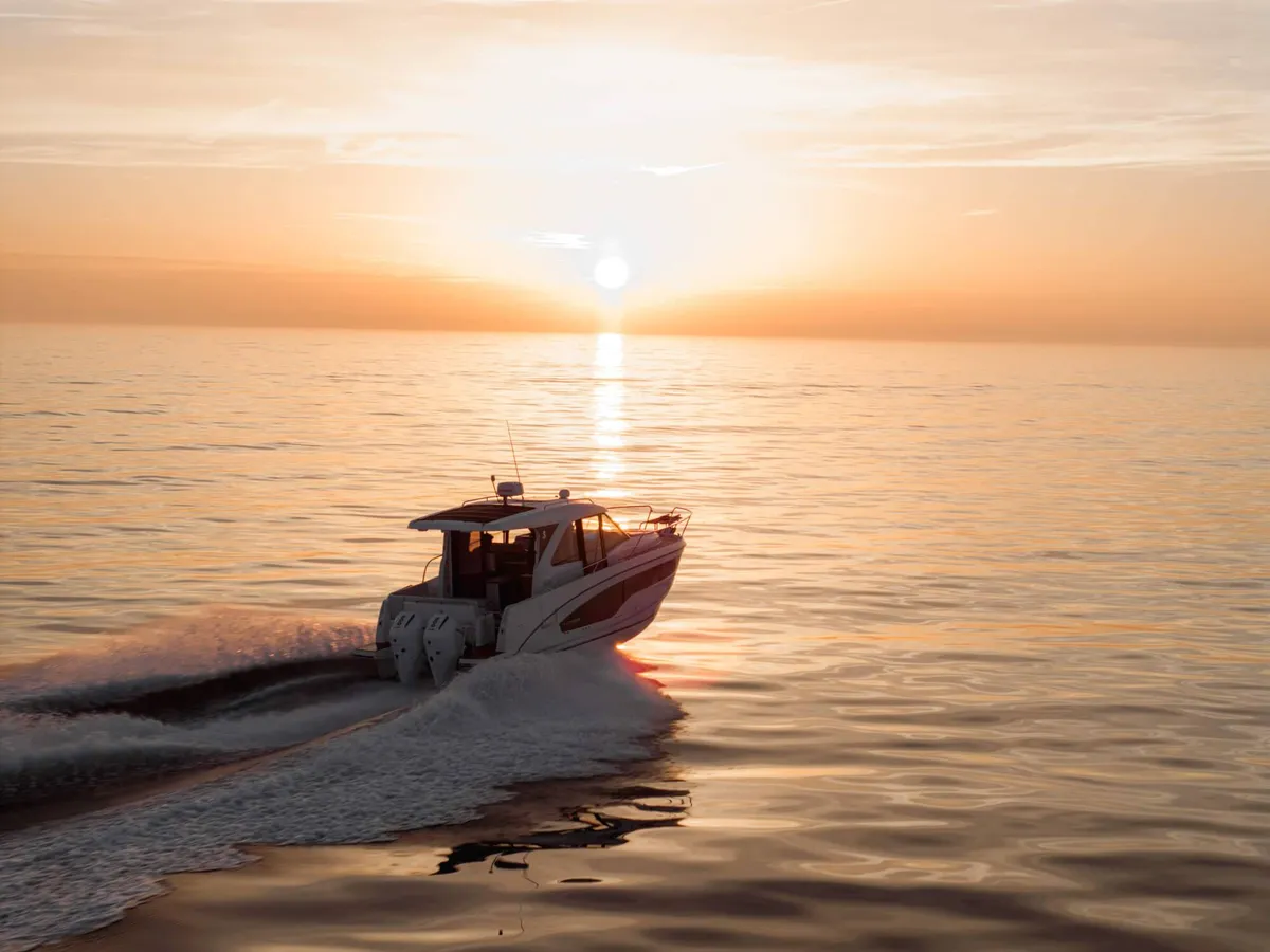 2027 Beneteau Antares 9 -4