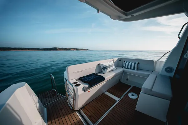 2027 Beneteau Antares 9 -19