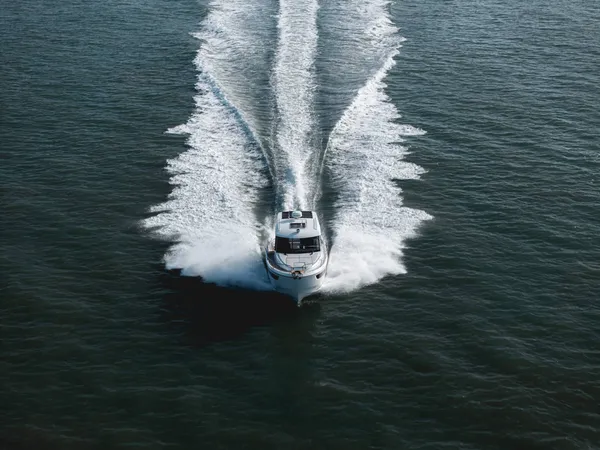 2027 Beneteau Antares 9 -6