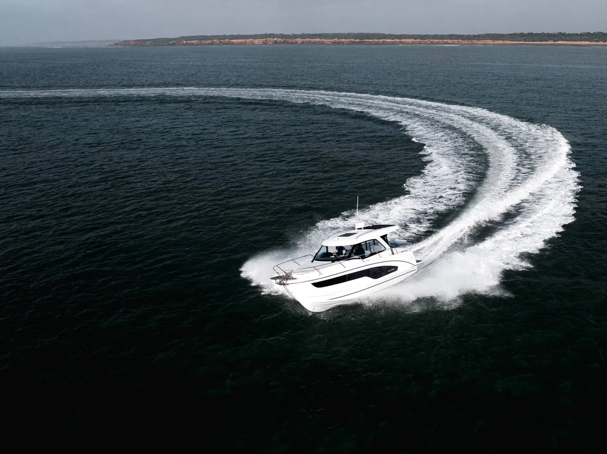 2027 Beneteau Antares 9 -1