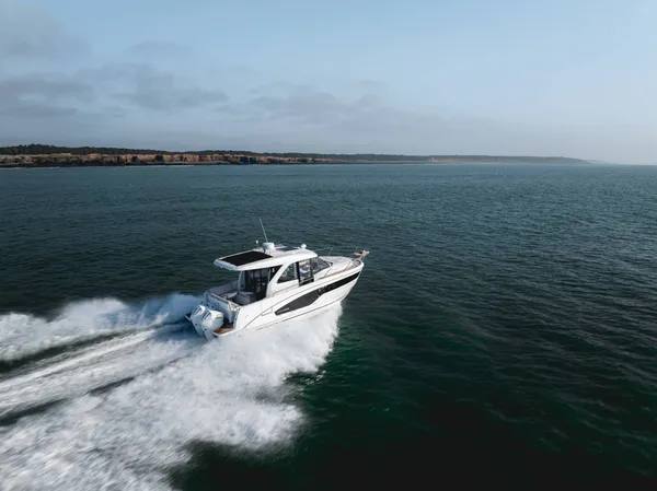 2027 Beneteau Antares 9 -7