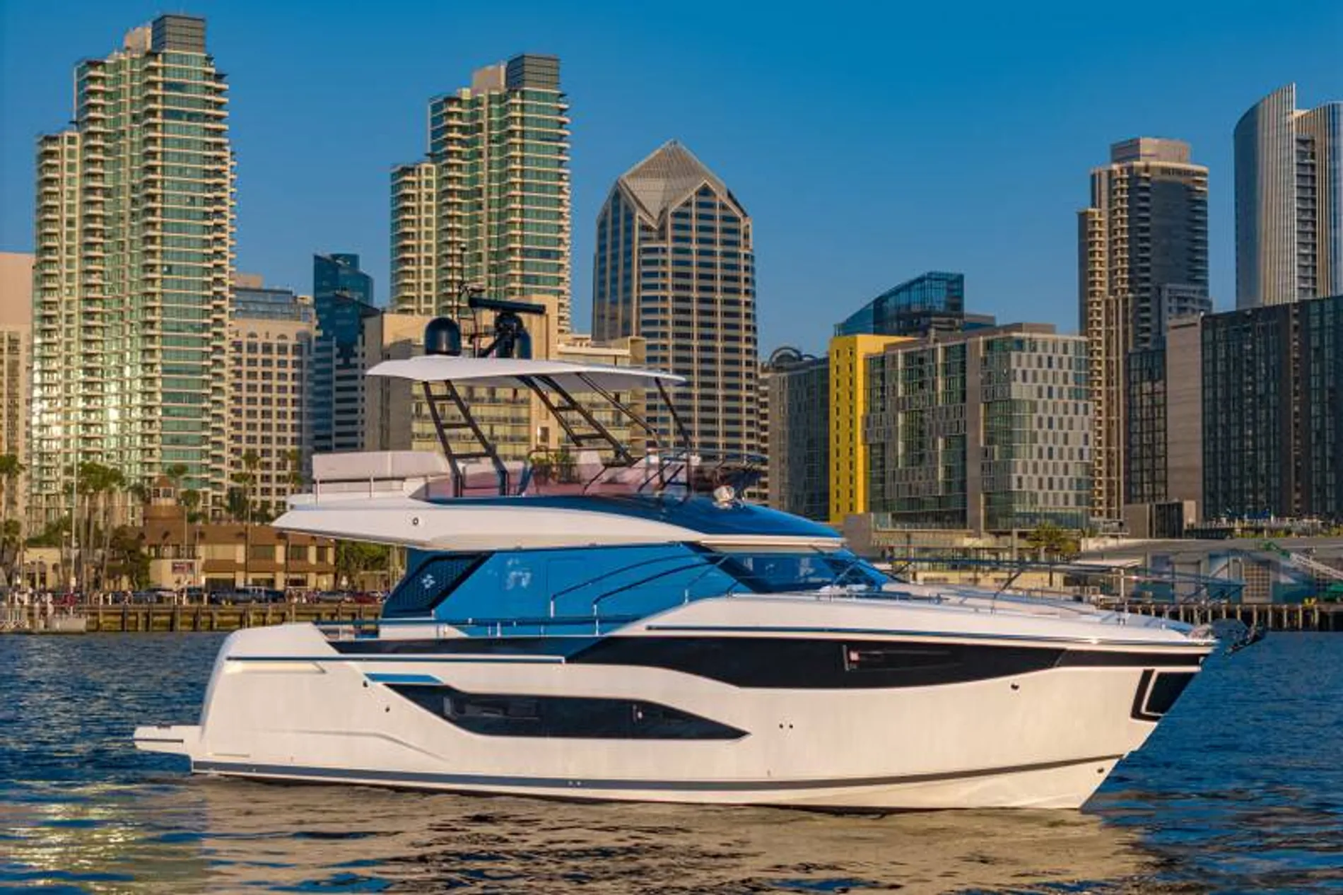 New 2027 Prestige F4.9 for Sale | Vancouver, BC | M&P Yacht Centre | 68f18417ebd120c4b7045e5a