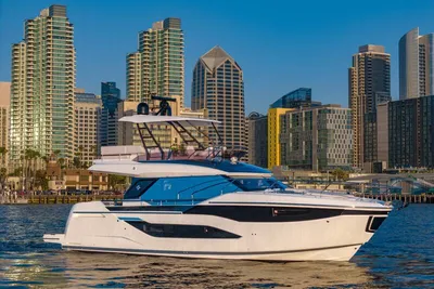 New 2027 Prestige F4.9 for Sale | Vancouver, BC | M&P Yacht Centre | 68f18417ebd120c4b7045e5a