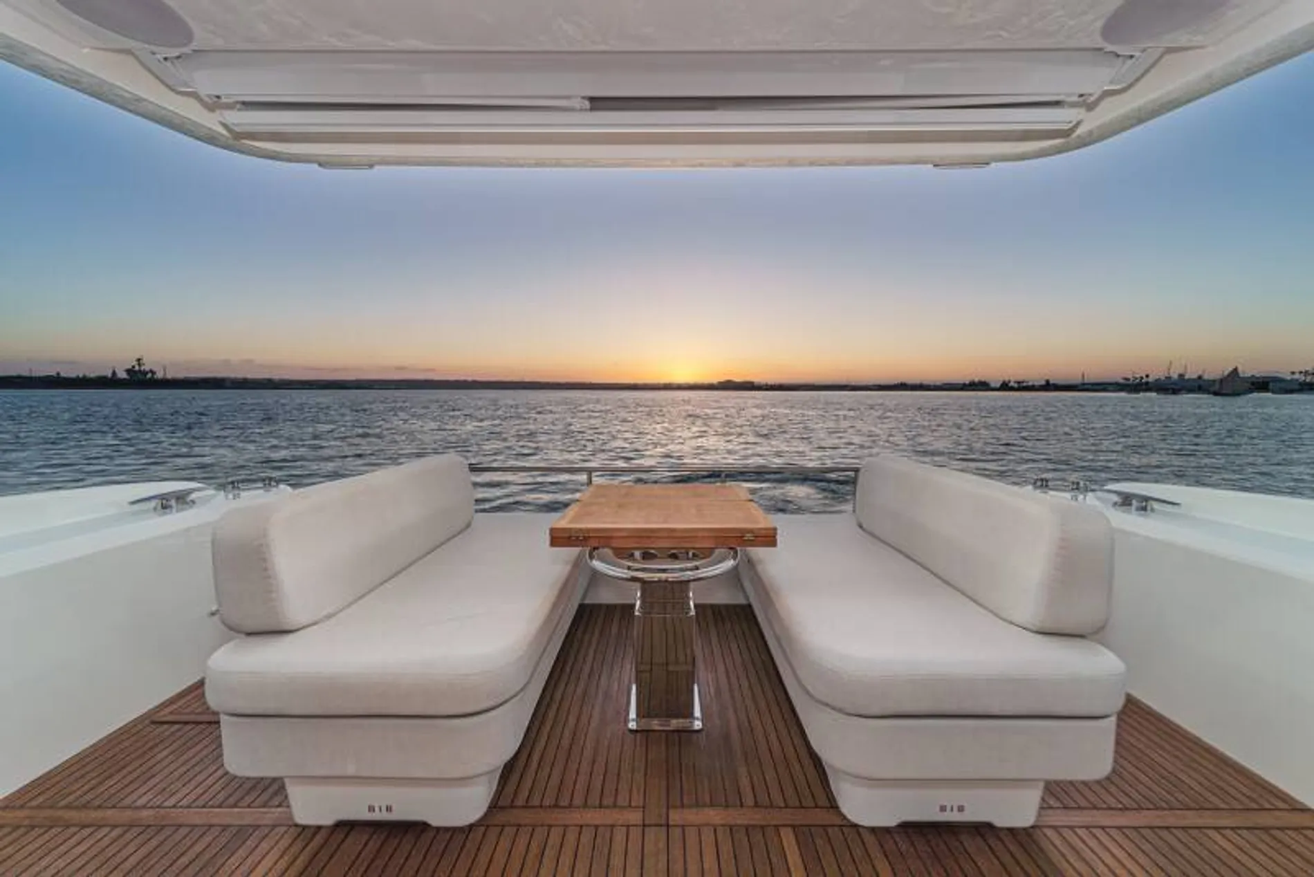New 2027 Prestige F4.9 for Sale | Vancouver, BC | M&P Yacht Centre | 68f18417ebd120c4b7045e5a