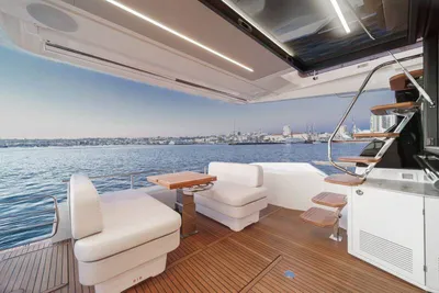 New 2027 Prestige F4.9 for Sale | Vancouver, BC | M&P Yacht Centre | 68f18417ebd120c4b7045e5a