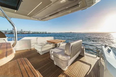 New 2027 Prestige F4.9 for Sale | Vancouver, BC | M&P Yacht Centre | 68f18417ebd120c4b7045e5a