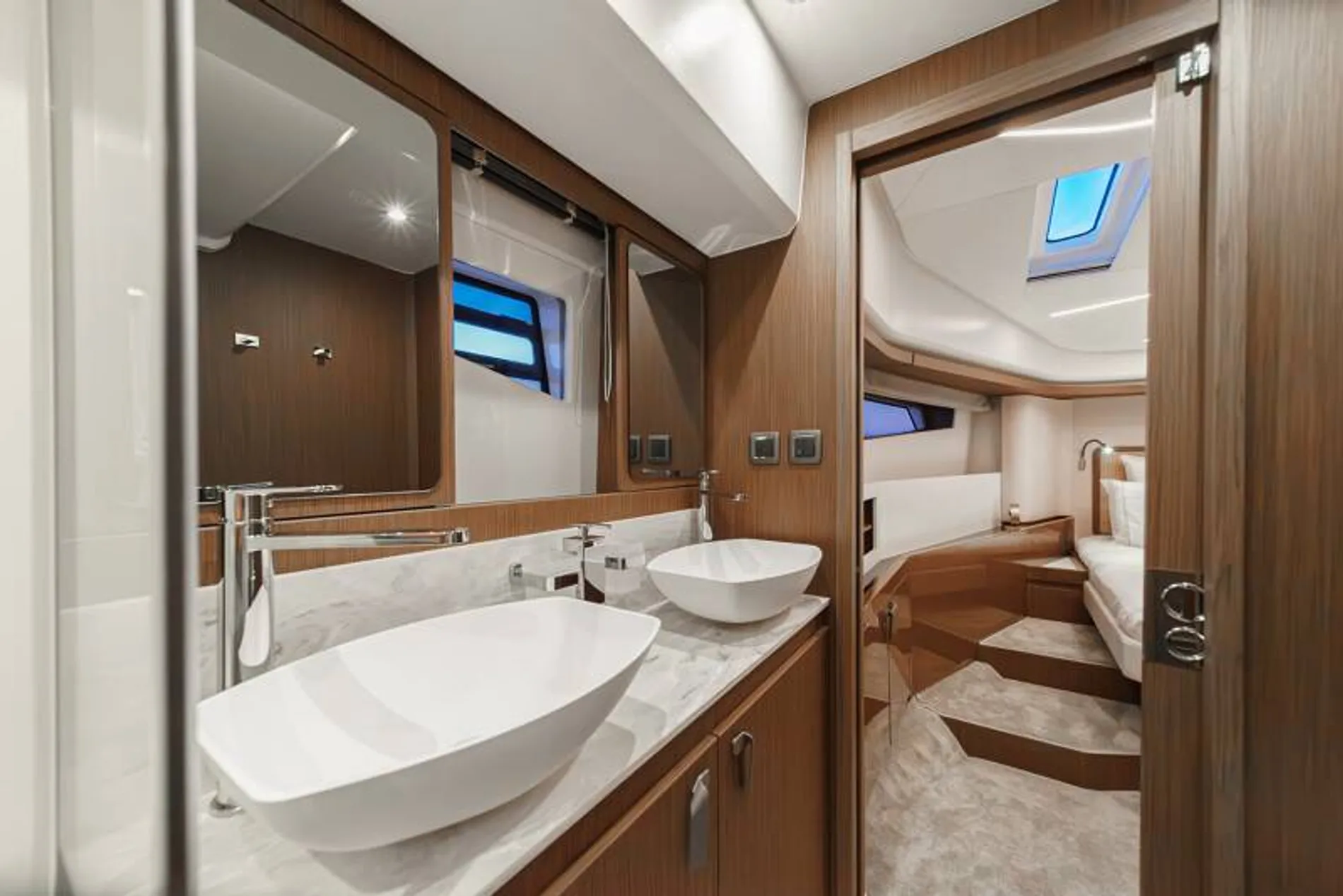 New 2027 Prestige F4.9 for Sale | Vancouver, BC | M&P Yacht Centre | 68f18417ebd120c4b7045e5a