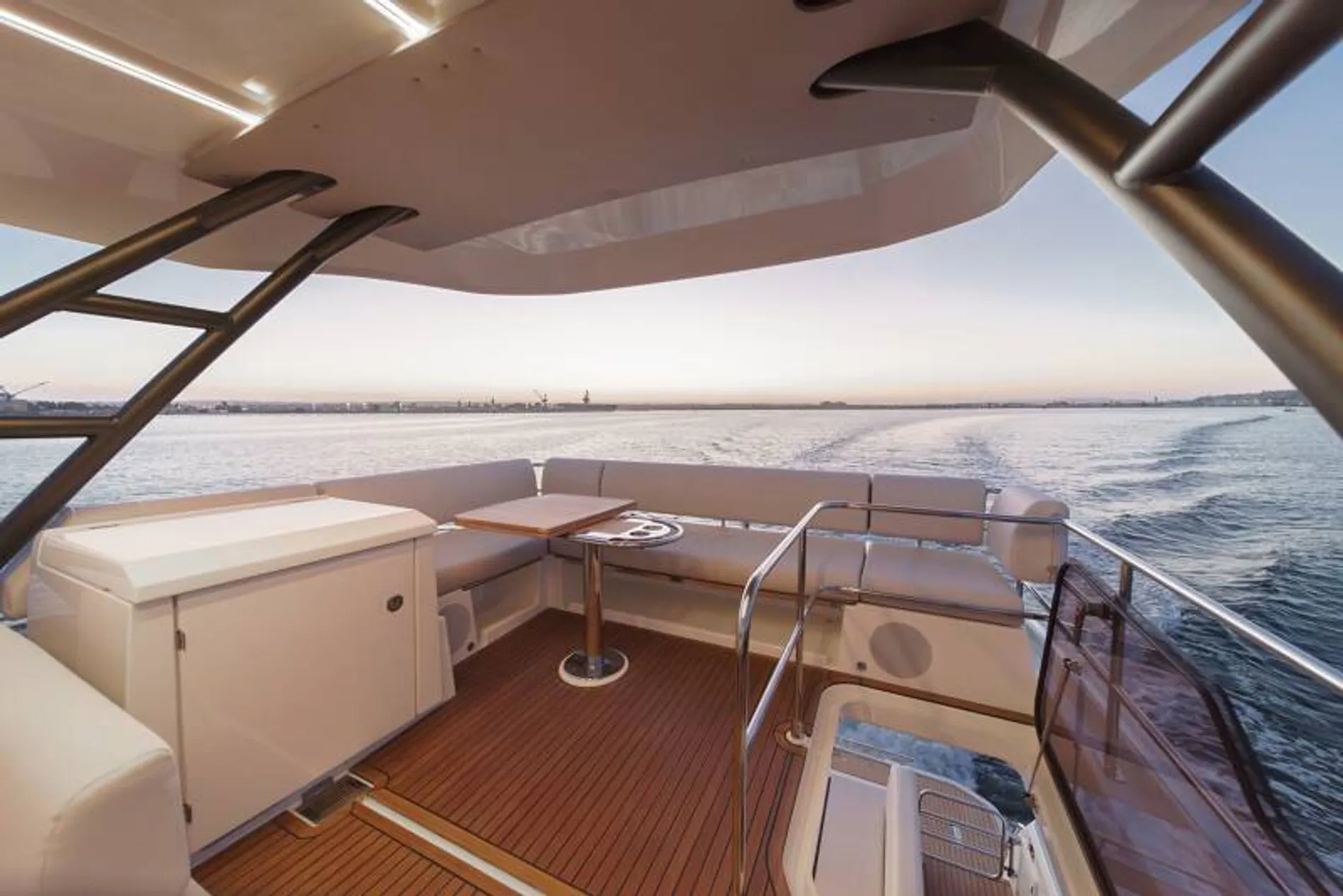 New 2027 Prestige F4.9 for Sale | Vancouver, BC | M&P Yacht Centre | 68f18417ebd120c4b7045e5a