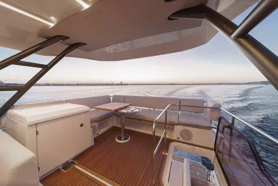 New 2027 Prestige F4.9 for Sale | Vancouver, BC | M&P Yacht Centre | 68f18417ebd120c4b7045e5a