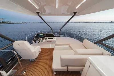 New 2027 Prestige F4.9 for Sale | Vancouver, BC | M&P Yacht Centre | 68f18417ebd120c4b7045e5a