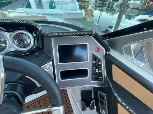 2021 Mastercraft XT21 detail image 19