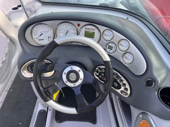 2005 Nautique SV211