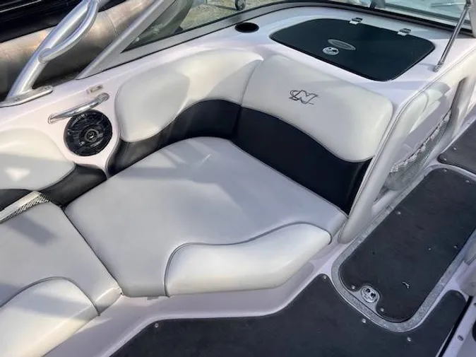2005 Nautique SV211