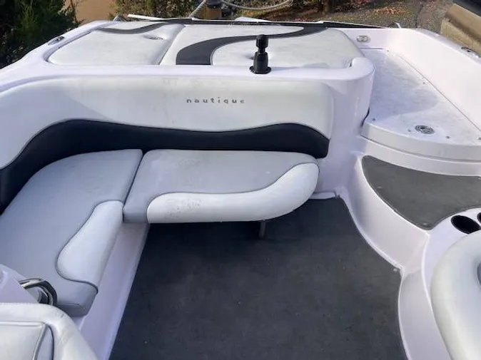 2005 Nautique SV211