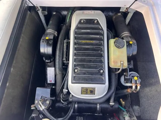 2005 Nautique SV211