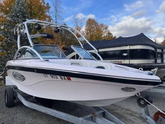 2005 Nautique SV211