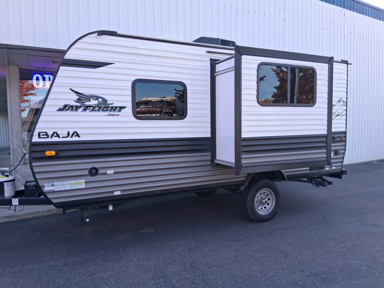   2022 Jayco Jay Flight Baja 183RB-2