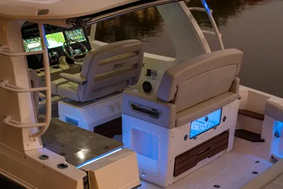 New 2027 Boston whaler 380 Realm for Sale | Vancouver, BC | M&P Yacht Centre | 68fd46596b47bb84de001960