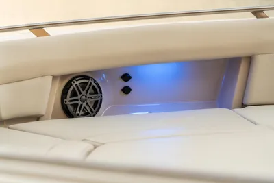 New 2027 Boston whaler 380 Realm for Sale | Vancouver, BC | M&P Yacht Centre | 68fd46596b47bb84de001960