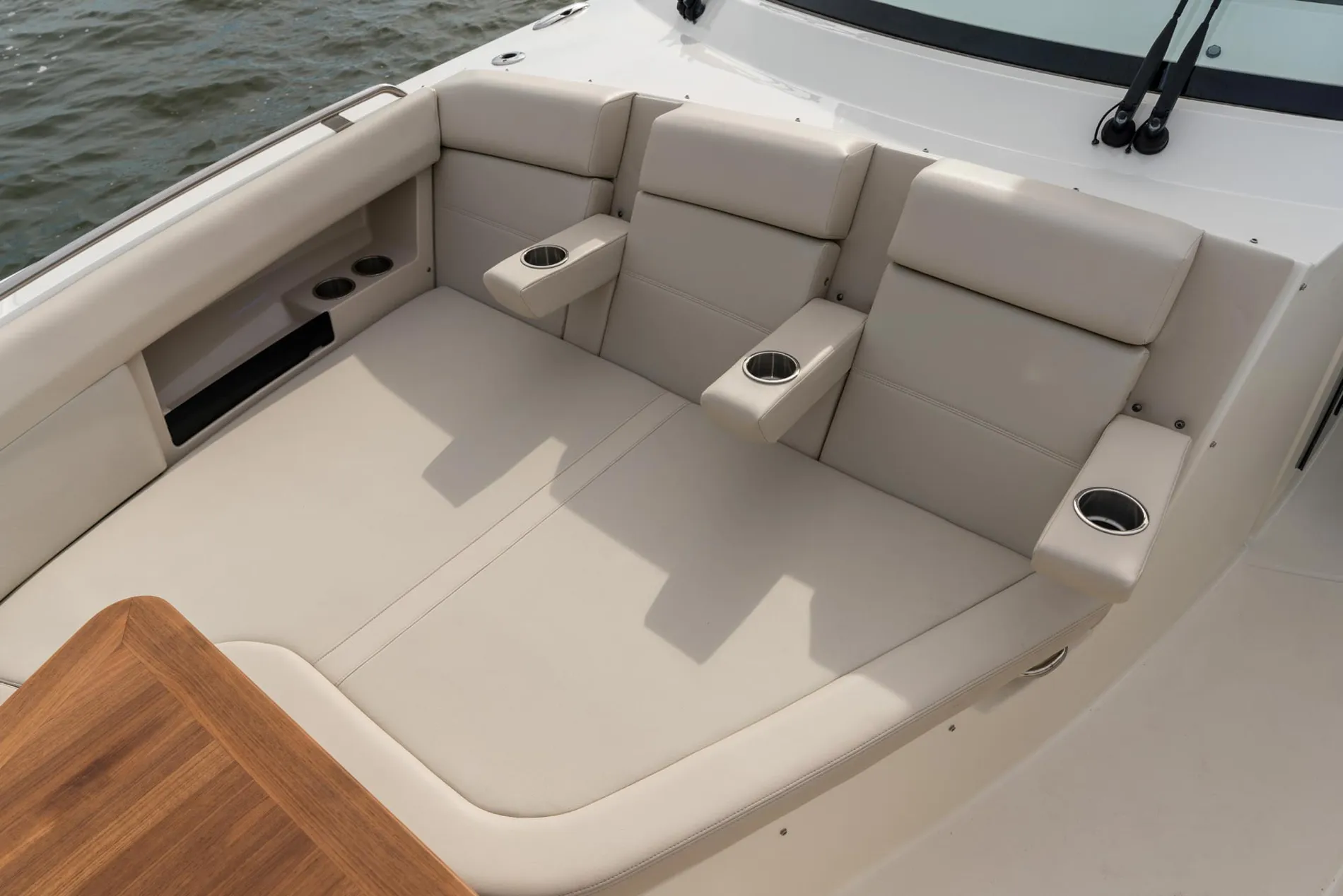 New 2027 Boston whaler 380 Realm for Sale | Vancouver, BC | M&P Yacht Centre | 68fd46596b47bb84de001960