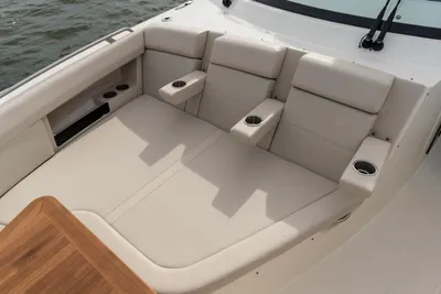New 2027 Boston whaler 380 Realm for Sale | Vancouver, BC | M&P Yacht Centre | 68fd46596b47bb84de001960