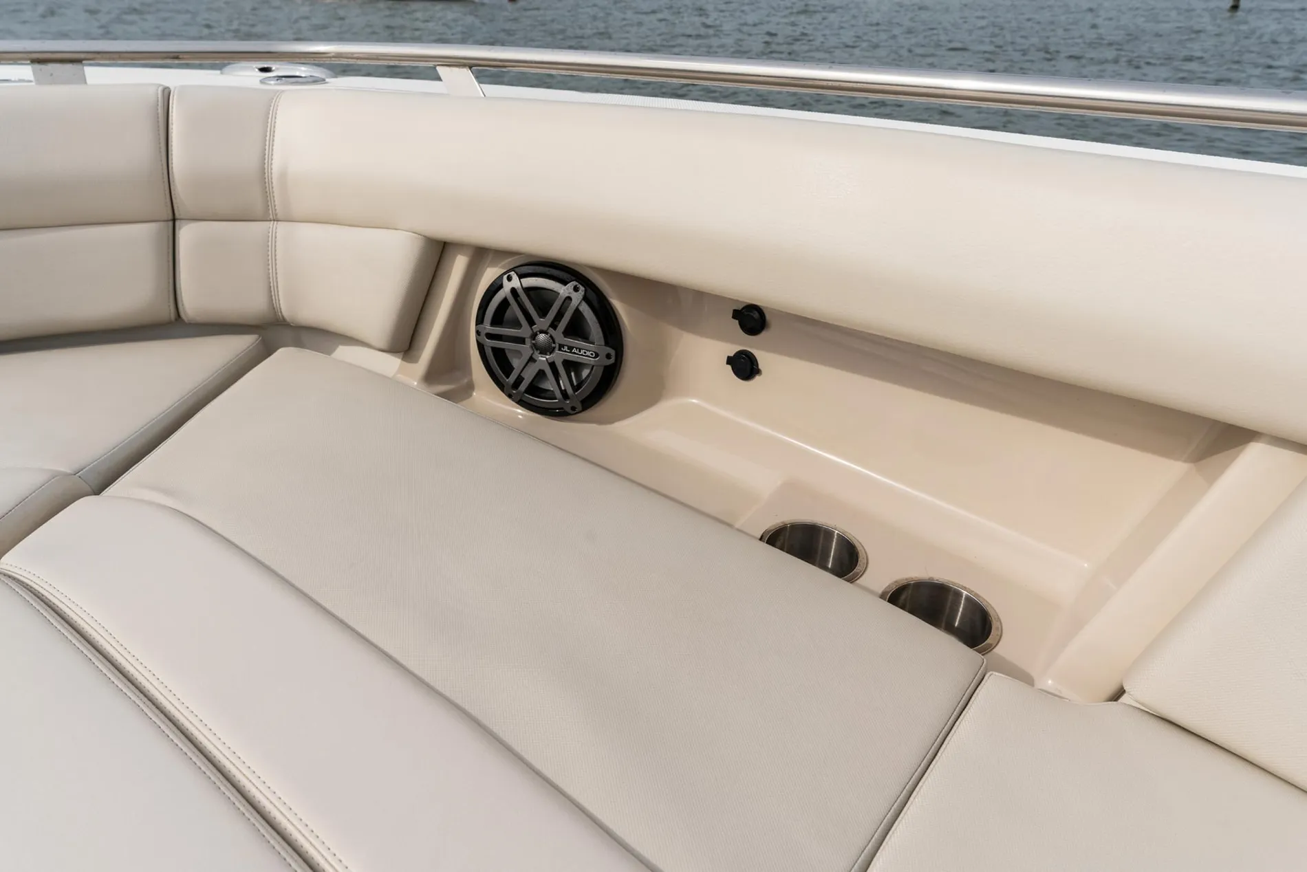 New 2027 Boston whaler 380 Realm for Sale | Vancouver, BC | M&P Yacht Centre | 68fd46596b47bb84de001960
