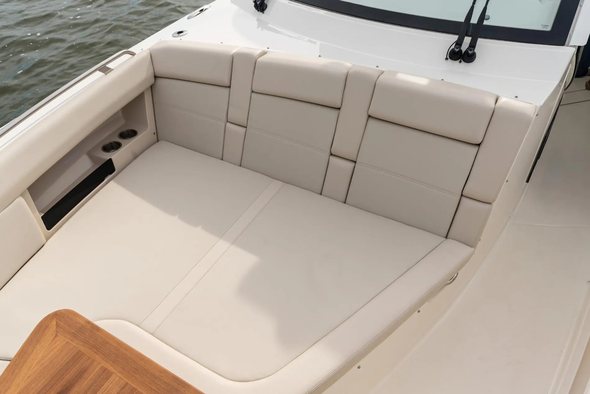 New 2027 Boston whaler 380 Realm for Sale | Vancouver, BC | M&P Yacht Centre | 68fd46596b47bb84de001960
