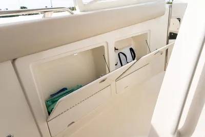 New 2027 Boston whaler 380 Realm for Sale | Vancouver, BC | M&P Yacht Centre | 68fd46596b47bb84de001960
