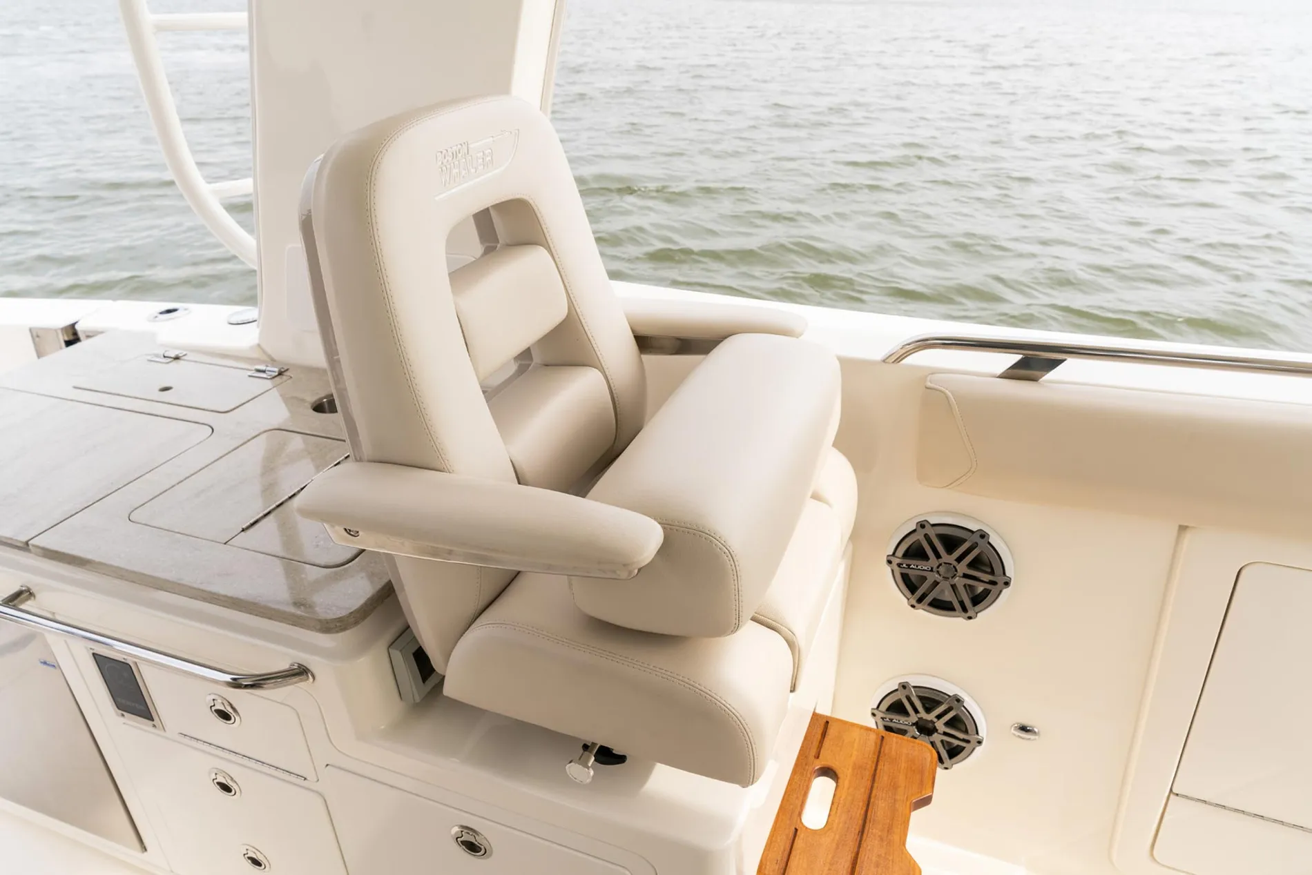 New 2027 Boston whaler 380 Realm for Sale | Vancouver, BC | M&P Yacht Centre | 68fd46596b47bb84de001960
