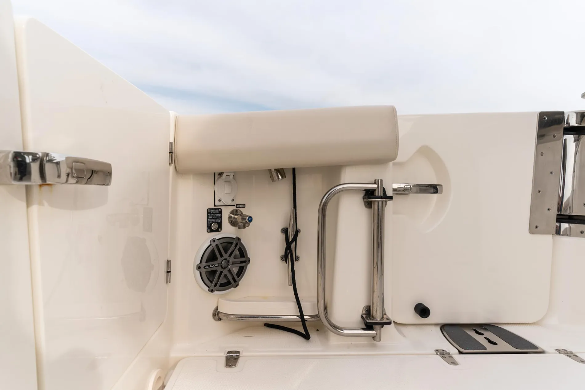 New 2027 Boston whaler 380 Realm for Sale | Vancouver, BC | M&P Yacht Centre | 68fd46596b47bb84de001960