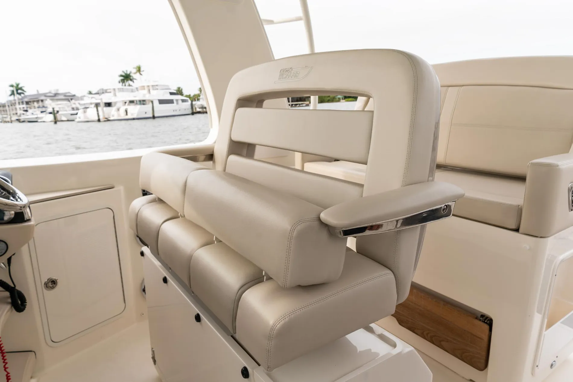 New 2027 Boston whaler 380 Realm for Sale | Vancouver, BC | M&P Yacht Centre | 68fd46596b47bb84de001960
