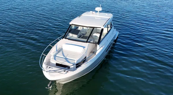 2026 Regal 36 XO detail image 9